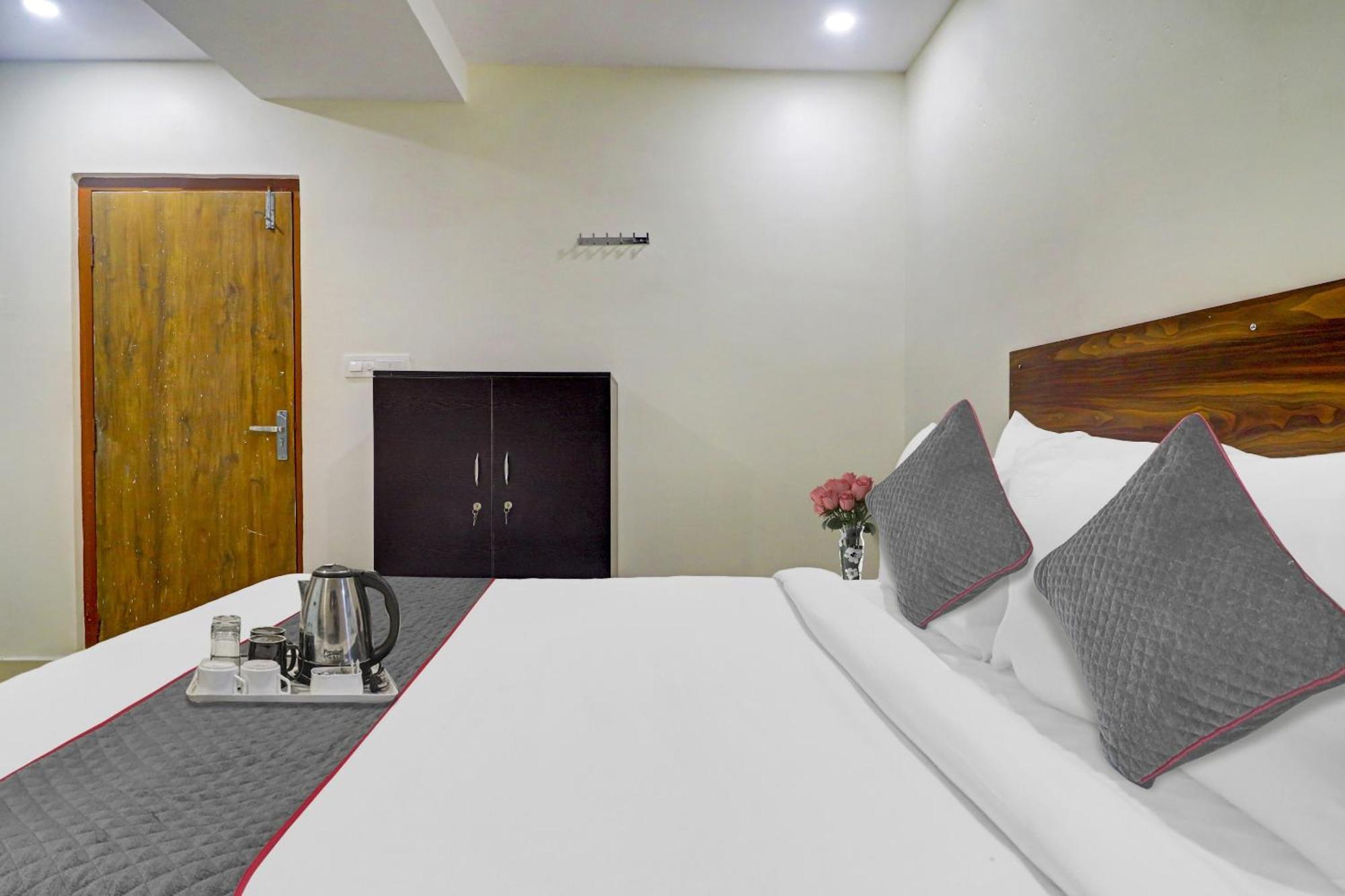Collection O White Riviera Near Kondapur Hotel Hyderabad Exterior photo